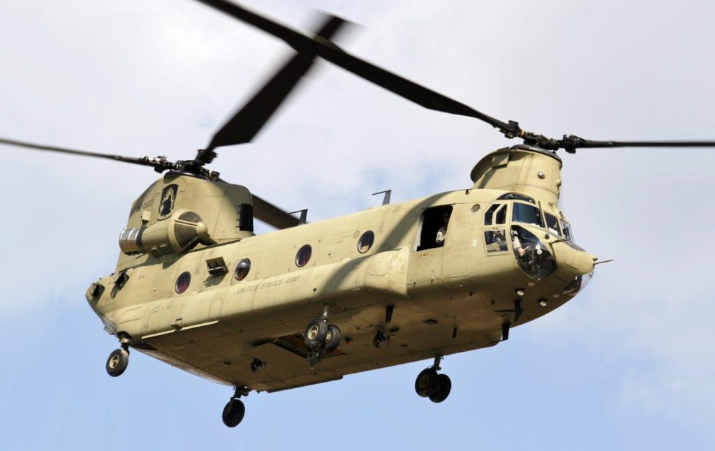 CH-47 CHINOOK (CARGO HELICOPTER)